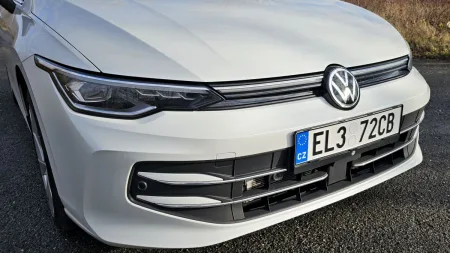 test-volkswagen-golf-ehybrid-plug-in-hybrid-2025-10