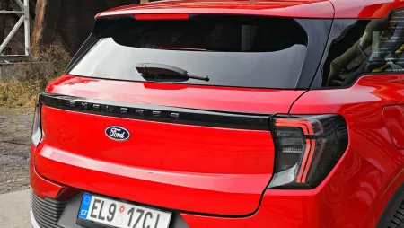 test-ford-explorer-premium-77-kwh-elektromobil-2025-11