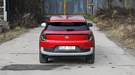 test-ford-explorer-premium-77-kwh-elektromobil-2025-12