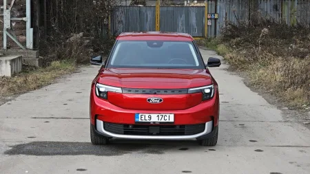 test-ford-explorer-premium-77-kwh-elektromobil-2025-4