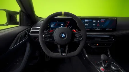 2025-bmw-m4-cs-edition-vr46-interier-2