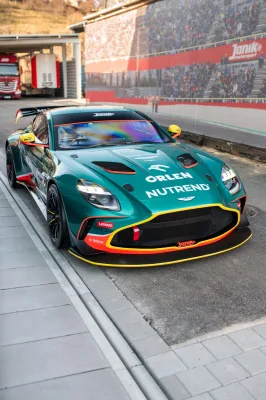 aston_martin_vantage_gt4-janik_motorsport-1
