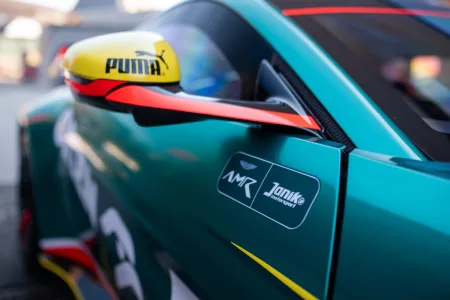 aston_martin_vantage_gt4-janik_motorsport-4
