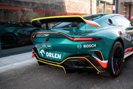 aston_martin_vantage_gt4-janik_motorsport-6