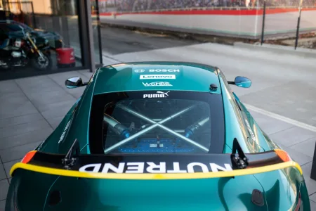 aston_martin_vantage_gt4-janik_motorsport-7