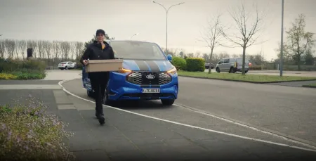 revoluce-v-dorucovani-ford-predstavuje-asistent-ktera-za-kuryry-sam-udela-rutinni-ukoly-a-usetri-jim-cas
