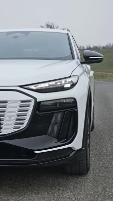 test-audi-q6-e-tron-quattro-elektromobil-2025-11