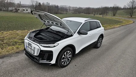 test-audi-q6-e-tron-quattro-elektromobil-2025-28