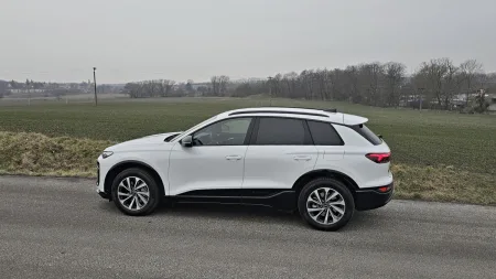 test-audi-q6-e-tron-quattro-elektromobil-2025-4