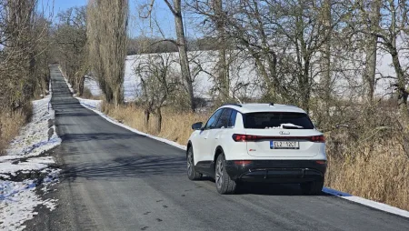 test-audi-q6-e-tron-quattro-elektromobil-2025-31