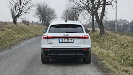 test-audi-q6-e-tron-quattro-elektromobil-2025-7