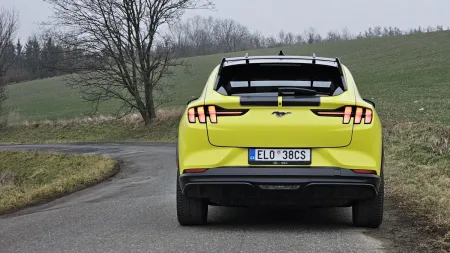 test-ford-mustang-mach-e-rally-elektromobil-2025-7