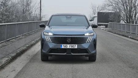 test-peugeot-3008-gt-1-2-hybrid-136-e-dcs6-2025