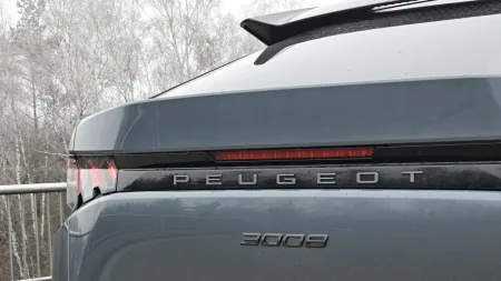 test-peugeot-3008-gt-1-2-hybrid-136-e-dcs6-2025-12