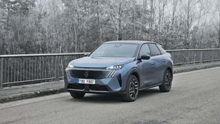 test-peugeot-3008-gt-1-2-hybrid-136-e-dcs6-2025-2