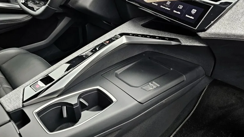 test-peugeot-3008-gt-1-2-hybrid-136-e-dcs6-2025-23