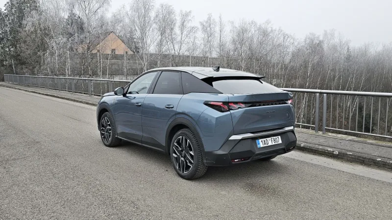 test-peugeot-3008-gt-1-2-hybrid-136-e-dcs6-2025-4