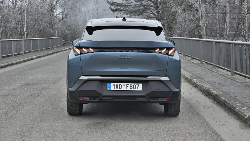 test-peugeot-3008-gt-1-2-hybrid-136-e-dcs6-2025-5