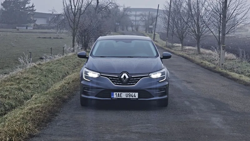 test-renault-megane-grandcoupe-tce-140-edc-2025