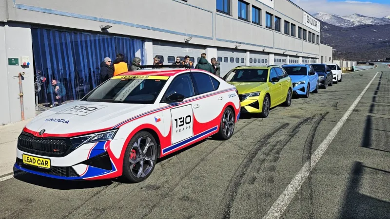 prvni_jizda-2025-skoda_octavia_rs-lineup-okruh_grobnik
