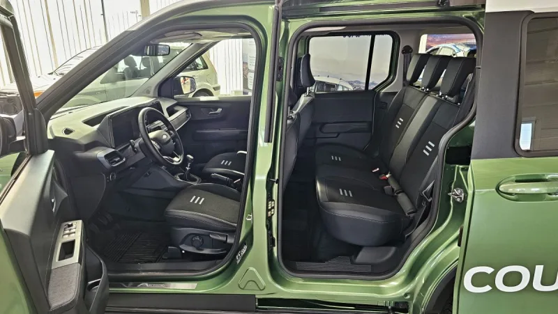 2025-ford-tourneo-courier-6