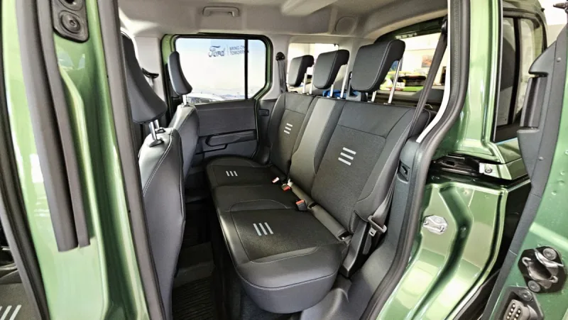 2025-ford-tourneo-courier-8