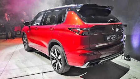 2025-mitsubishi_outlander_phev-nova_generace-3