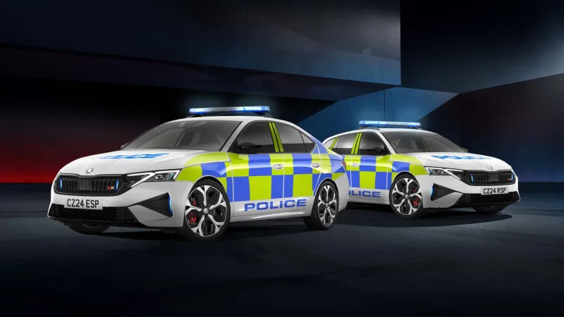 2025-skoda_octavia_rs-policie-velka_britanie-1