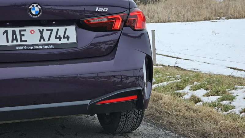 test-bmw-120-2025-12