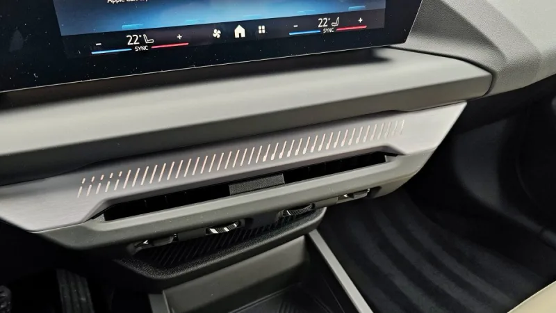 test-bmw-120-2025-19