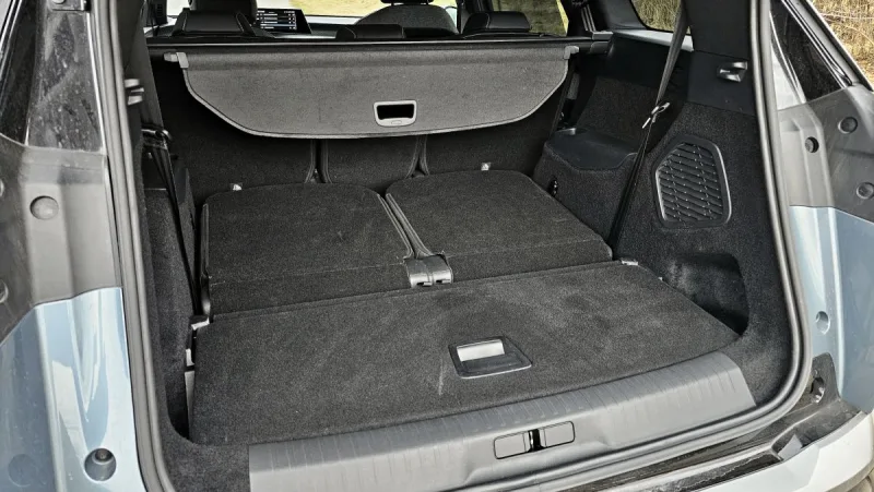 test-peugeot-e-5008-73-kwh-elektromobil-2025-28