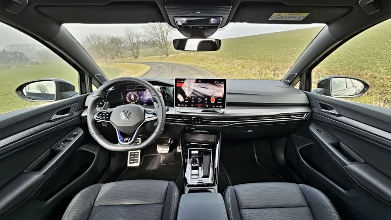 test-volkswagen-golf-r-black-edition-2025-24