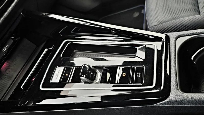 test-volkswagen-golf-r-black-edition-2025-27