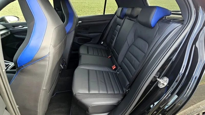 test-volkswagen-golf-r-black-edition-2025-29