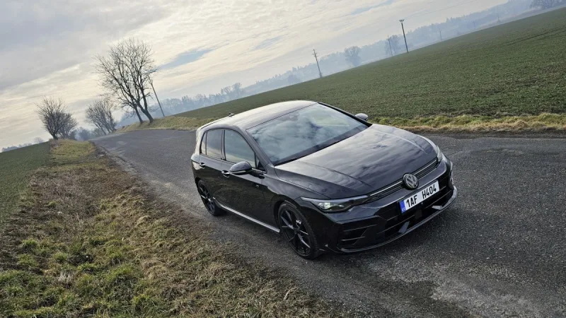 test-volkswagen-golf-r-black-edition-2025-10