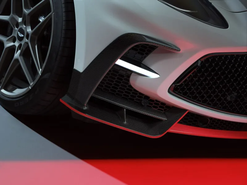 2025-aston_martin_dbx_s-11