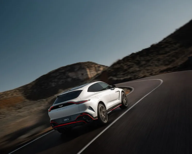2025-aston_martin_dbx_s-3