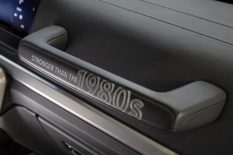 2025-mercedes-benz-tridy-g-edition-stronger-than-the-1980s-limitovana-edice-12