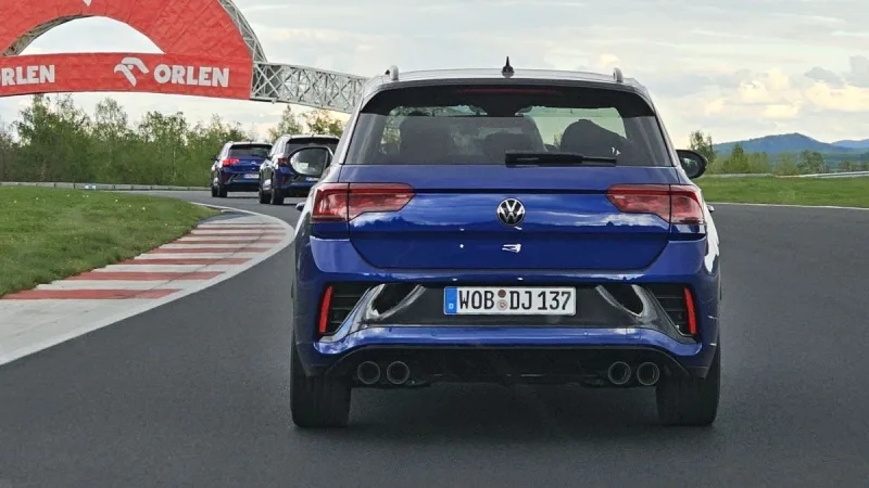 2025-r-driving-experience-volkswagen