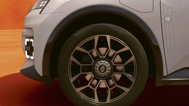 2025-renault-5-e-tech-roland-garros-7
