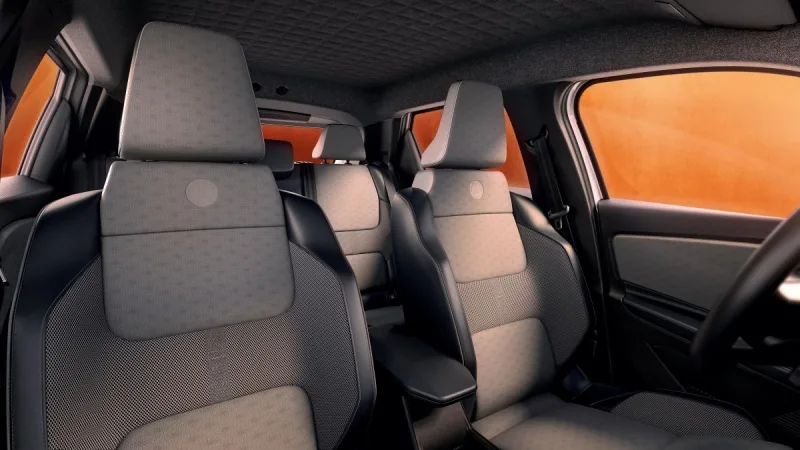 2025-renault-5-e-tech-roland-garros-9