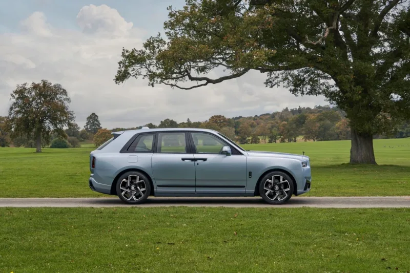 2025-rolls-royce-cullinan-daisy-1