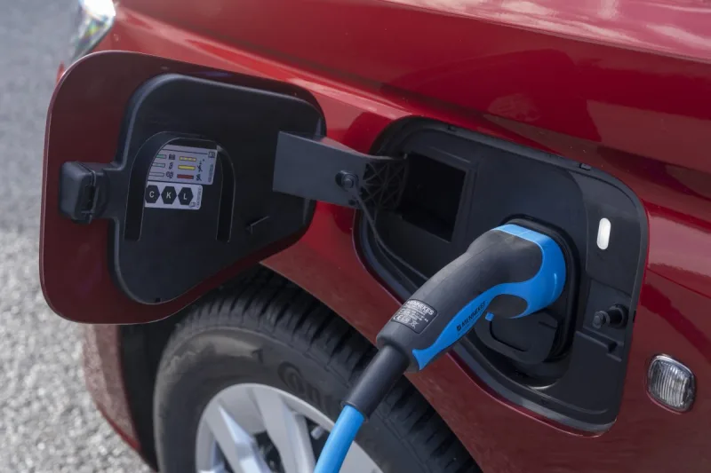 ford-transit-connect-phev-4