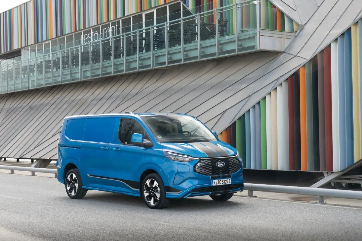 ford-transit-custom-phev-2