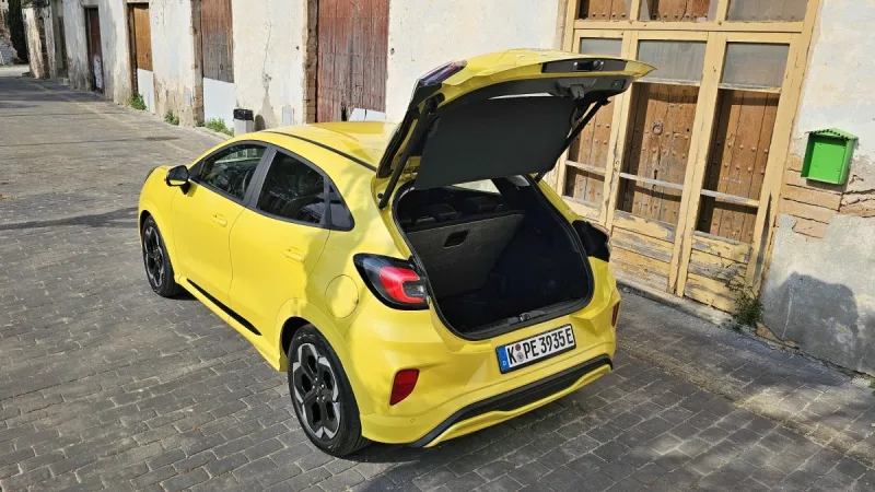 poprve-za-volantem-2025-ford-puma-gen-e-elektromobil-12