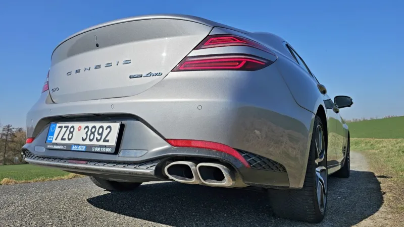 test-ojetiny-genesis-g70-22-crdi-awd-10