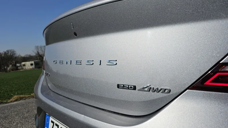 test-ojetiny-genesis-g70-22-crdi-awd-11