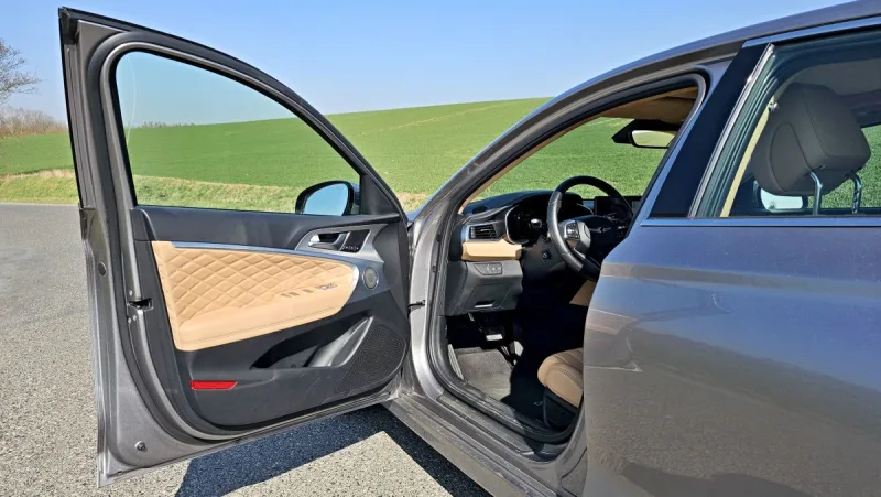 test-ojetiny-genesis-g70-22-crdi-awd-12