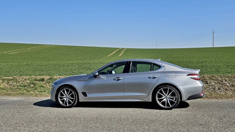 test-ojetiny-genesis-g70-22-crdi-awd-3