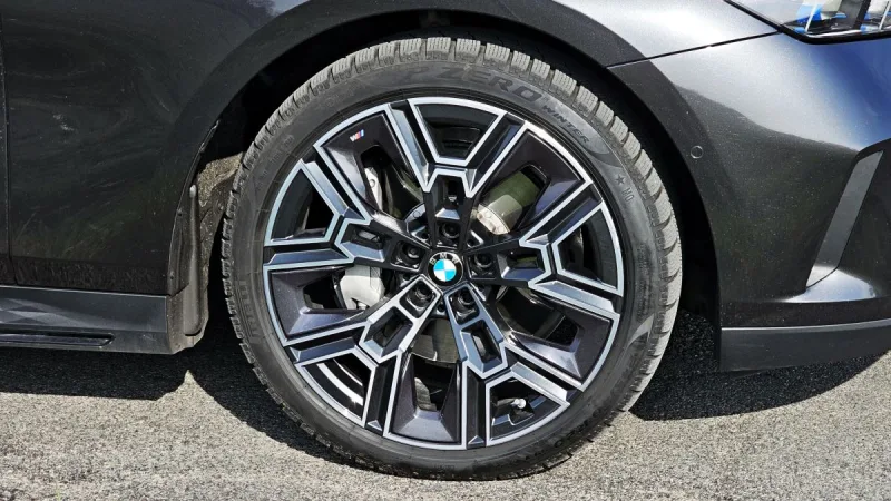 test-bmw-540d-xdrive-touring-2025-13